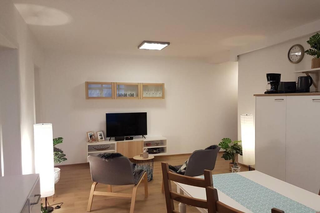 Living Home, Apartament Cu Doua Dormitoare Si Doua Bai Cisnădie Exterior foto